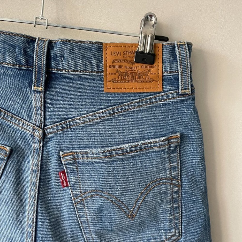 LEVI'S Ribcage Short Urban Oasis Mid-Rise Medium Wash Blue 26 - Picture 8 of 8
